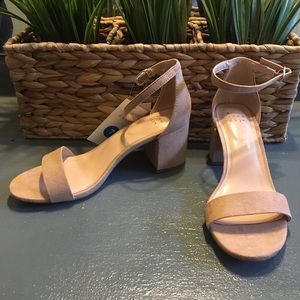 NWT A New Day Low Block Heel Sandal Size 7 - Taupe